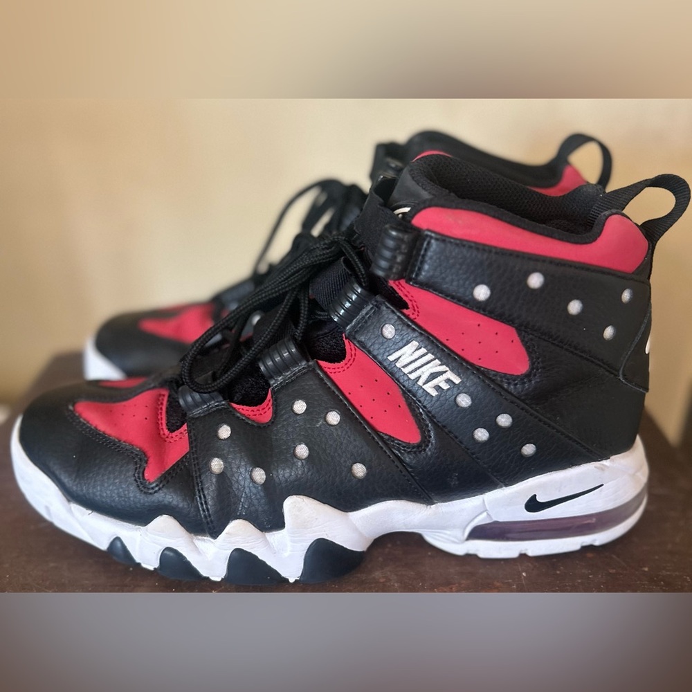 Nike Air basketball shoes sz 10 like new price firm